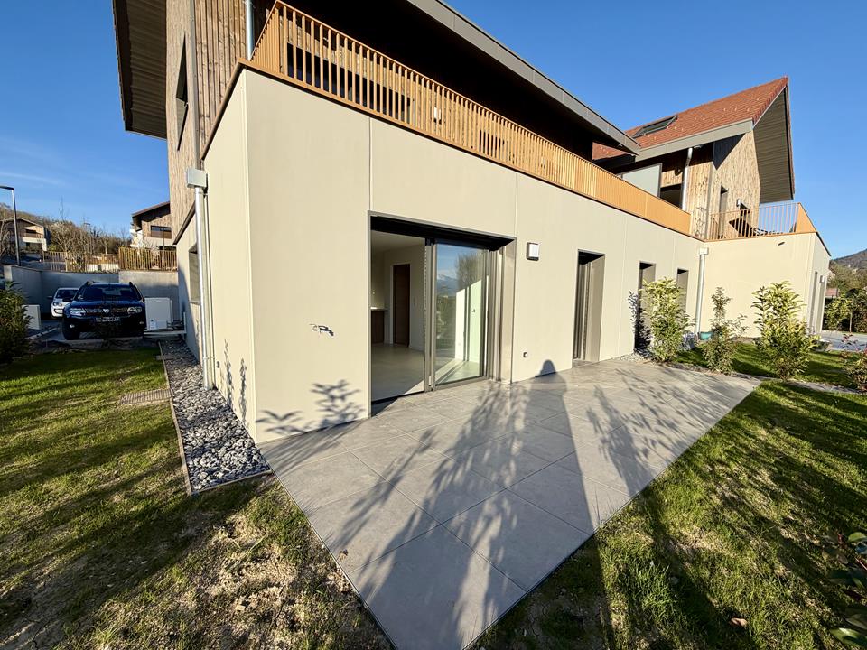 A LOUER SUR LES HAUTEURS D'ANNECY LE VIEUX 2P DANS RESIDENCE NEUVE